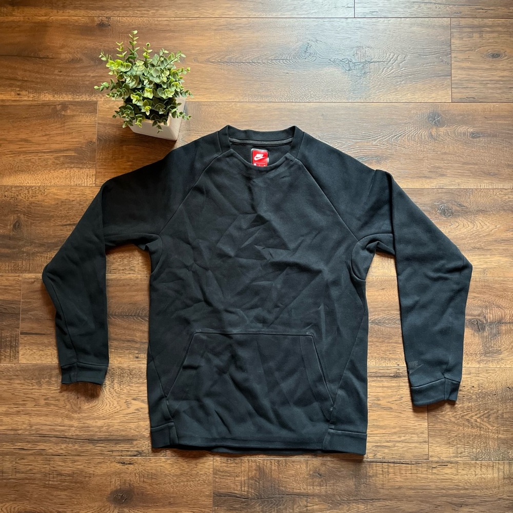 Men’s Nike Tech Fleece Black Crewneck Shirt - Size S